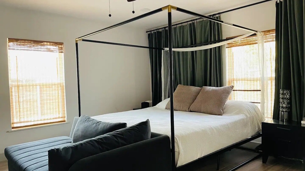 Photo of Bedroom in Oak Cliff
