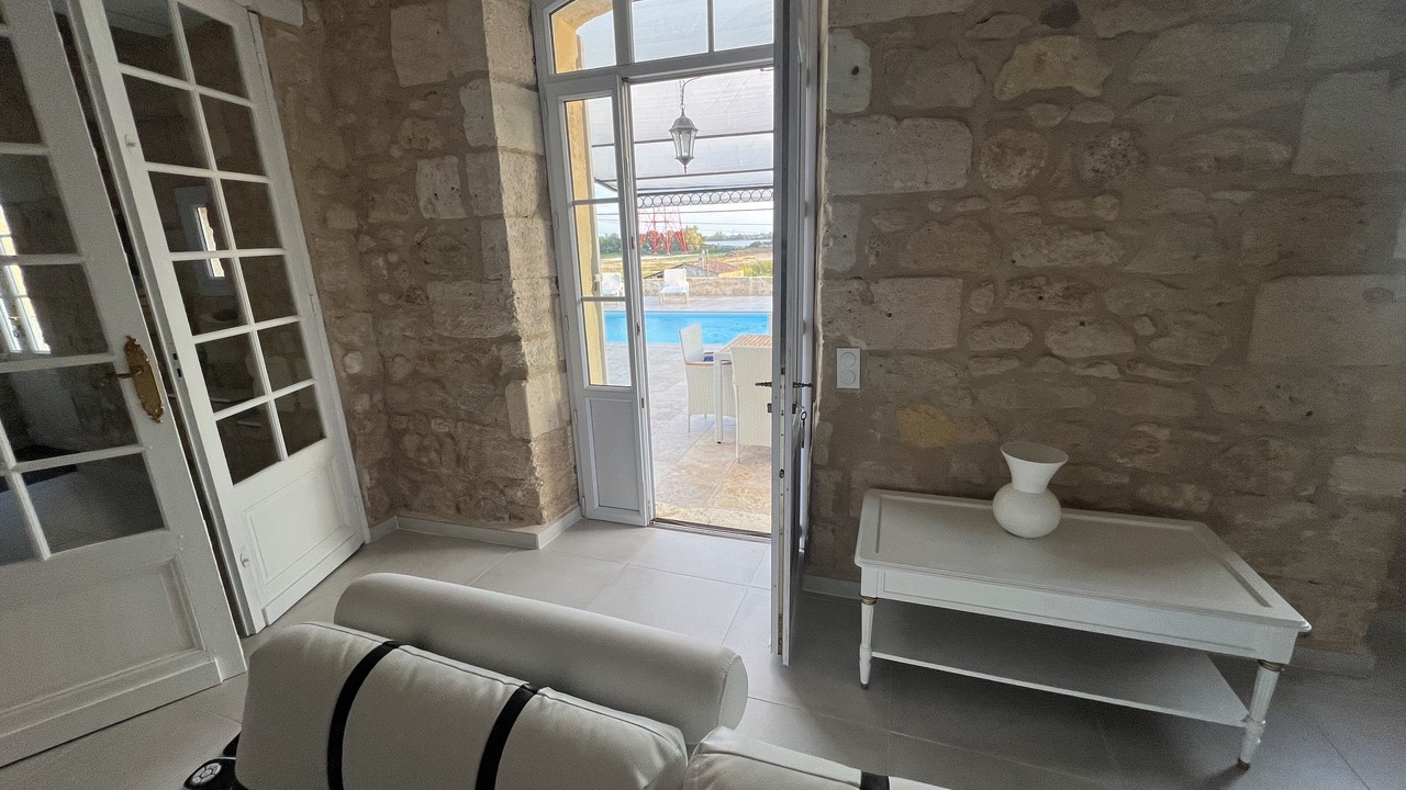 Photo of Livingroom in Bourg-sur-Gironde