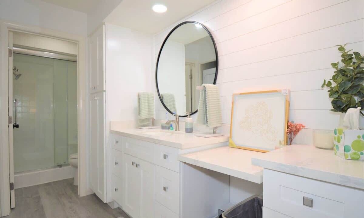 Photo of Bathroom in Canyon Corridor