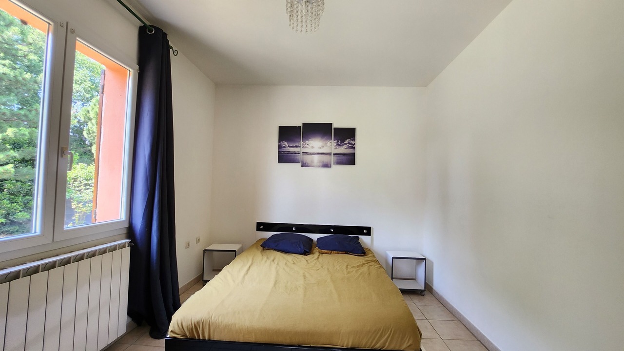Photo of Bedroom in Saint-Julien-de-Peyrolas