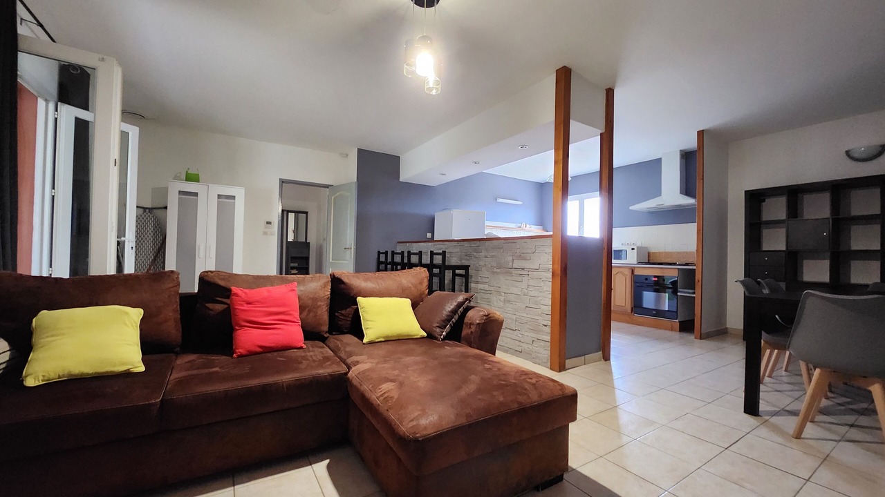 Photo of Livingroom in Saint-Julien-de-Peyrolas