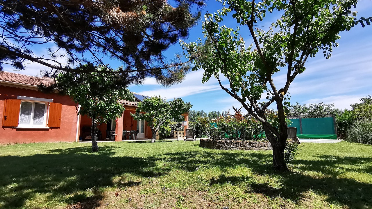 Photo of Outdoor in Saint-Julien-de-Peyrolas