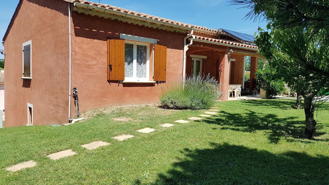 Photo of Outdoor in Saint-Julien-de-Peyrolas