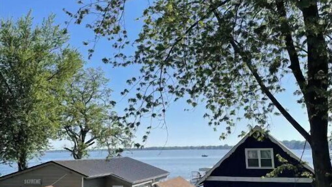 Photo of Bedroom in Clear Lake