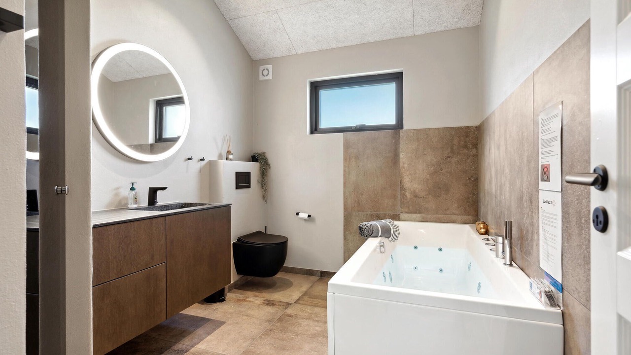 Photo of Bathroom in Skaven Strand