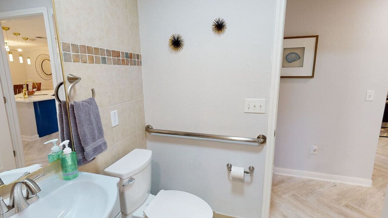 Photo of Bathroom in Medical Center District