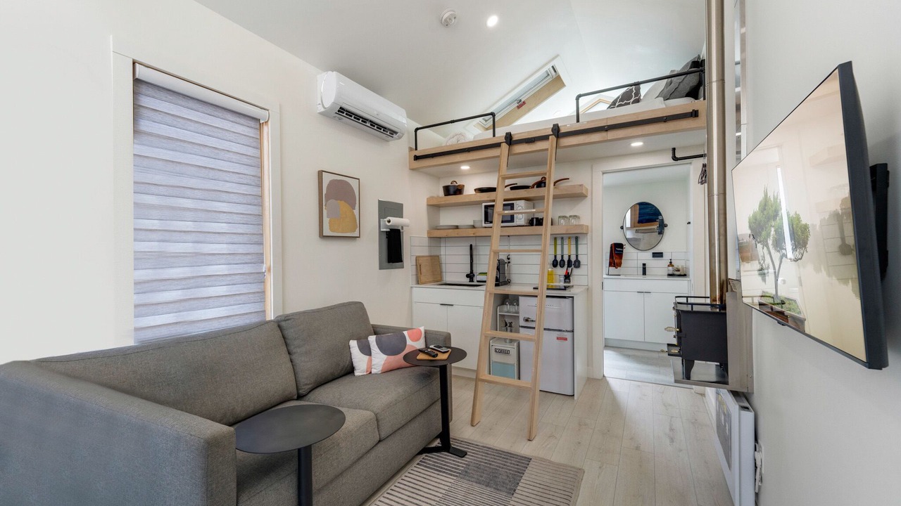 Photo of Livingroom in Idaho City