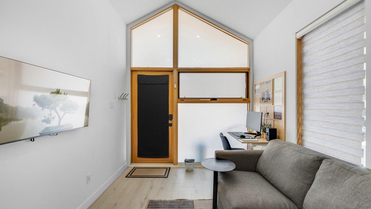 Photo of Livingroom in Idaho City