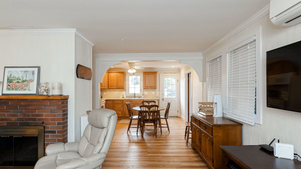 Photo of Livingroom in Popponesset