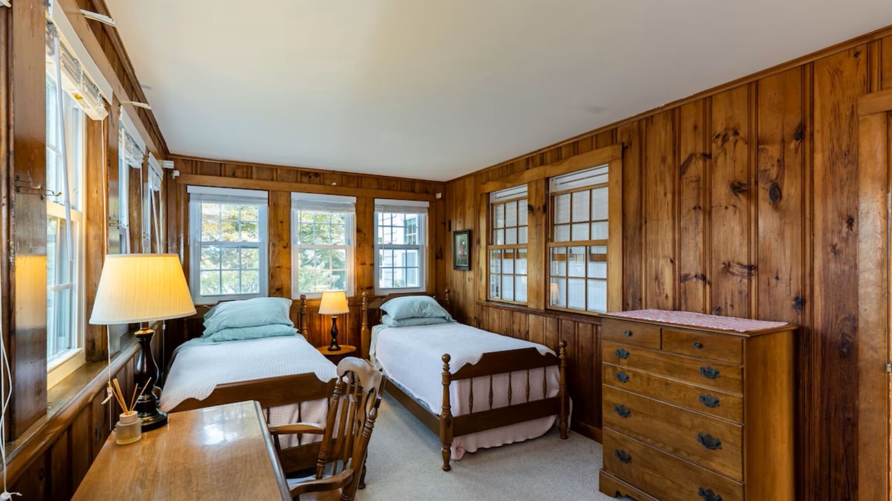 Photo of Bedroom in Popponesset