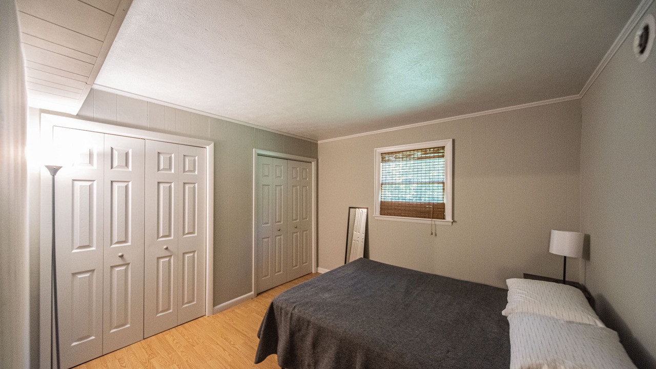 Photo of Bedroom in Benton