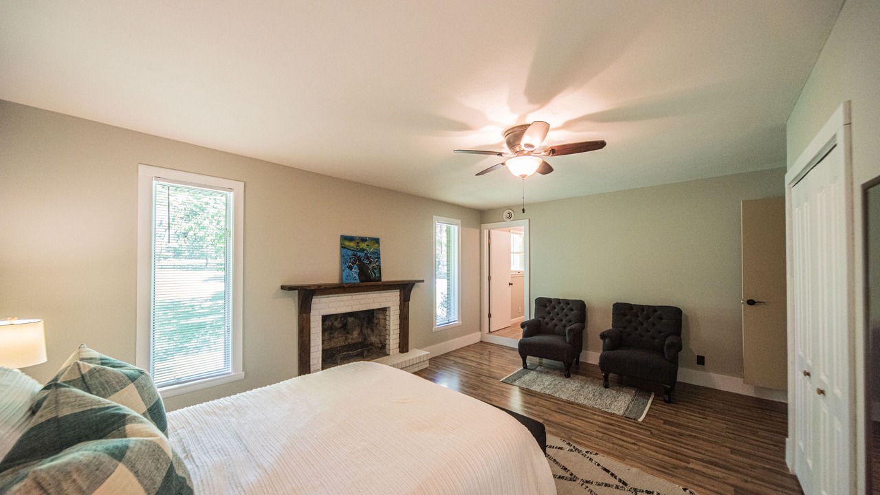 Photo of Bedroom in Benton