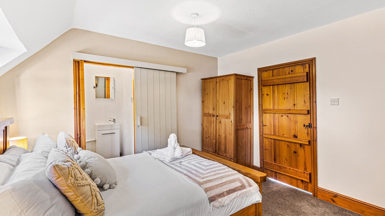 Photo of Others in Snarestone