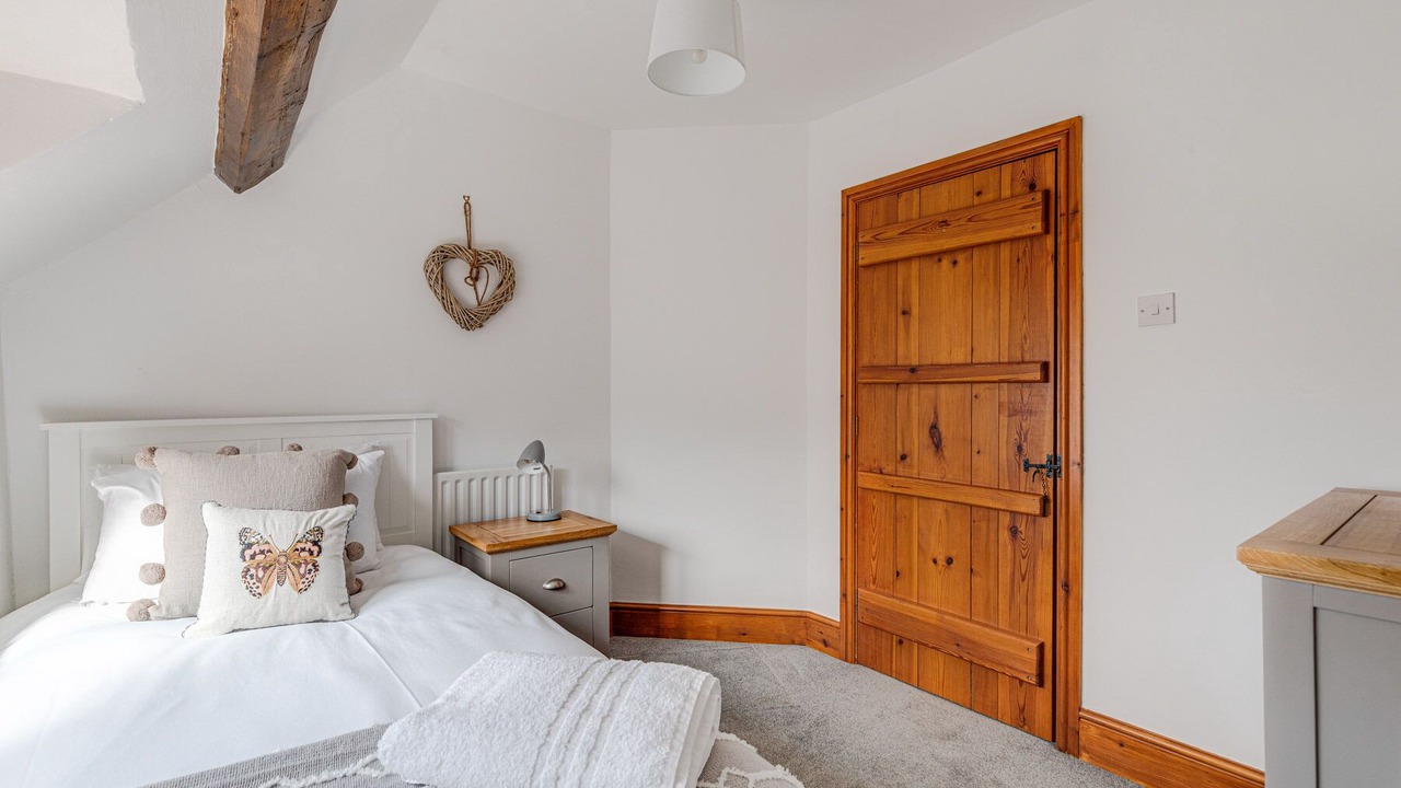 Photo of Others in Snarestone