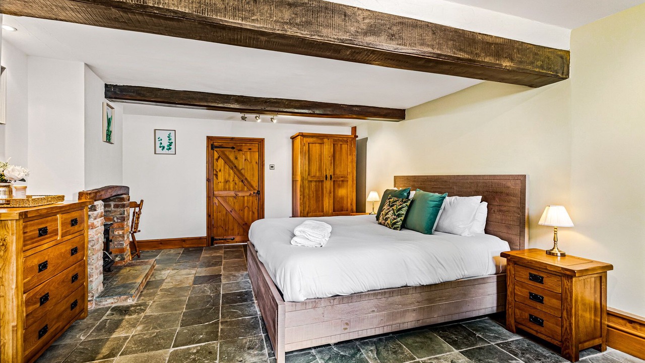 Photo of Others in Snarestone