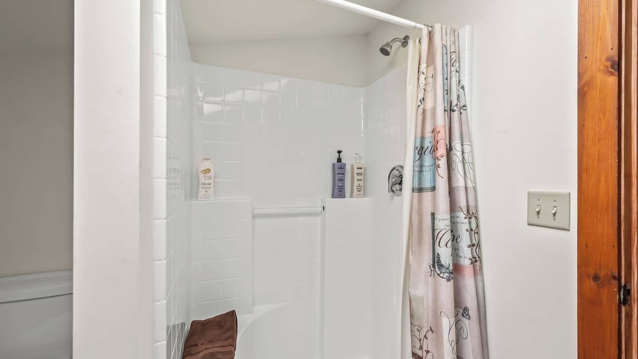 Photo of Bathroom in Union Hall