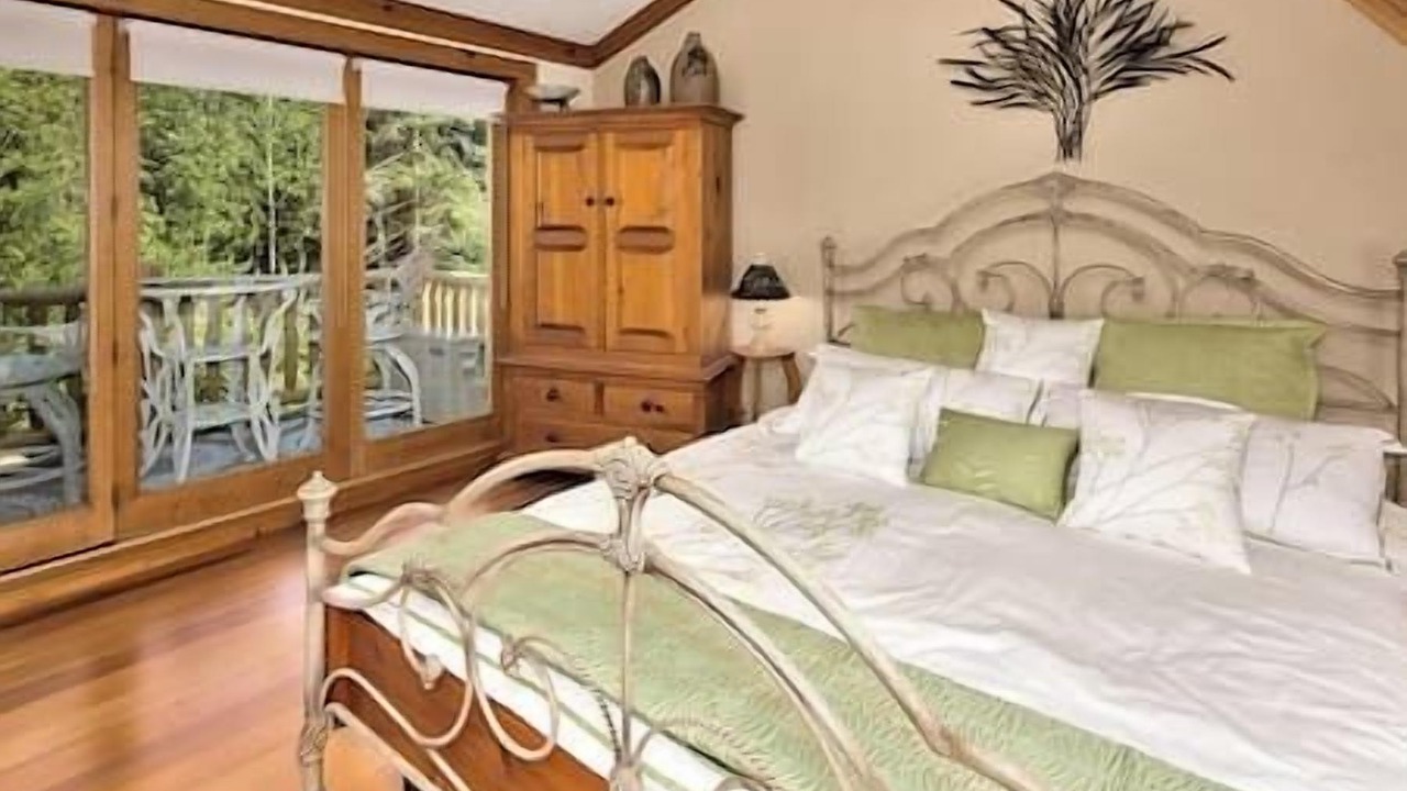 Photo of Bedroom in Kincardine