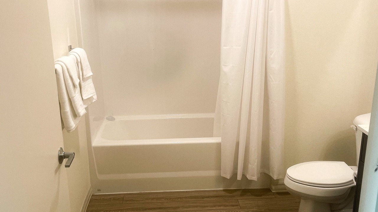 Photo of Bathroom in Hollywood District