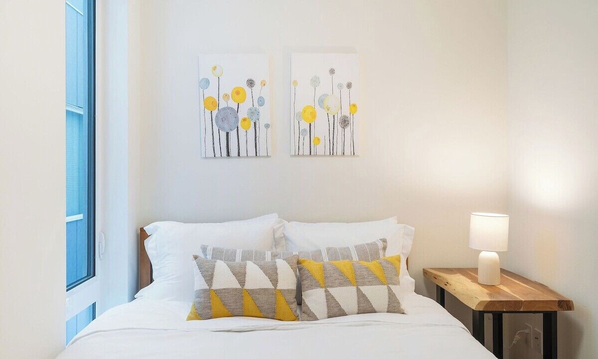 Photo of Bedroom in Broadway