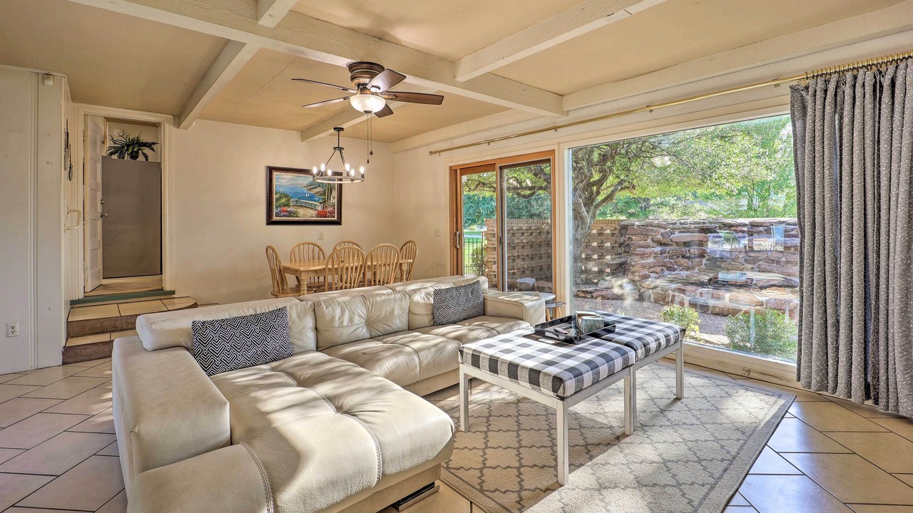 Photo of Livingroom in Jay