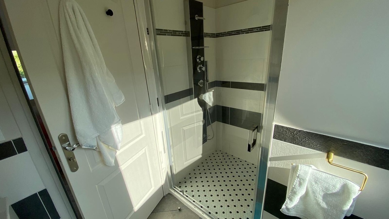 Photo of Bathroom in Saint-Arnoult