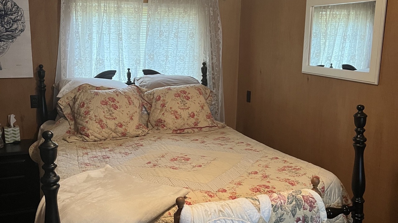 Photo of Bedroom in Wellesley Island