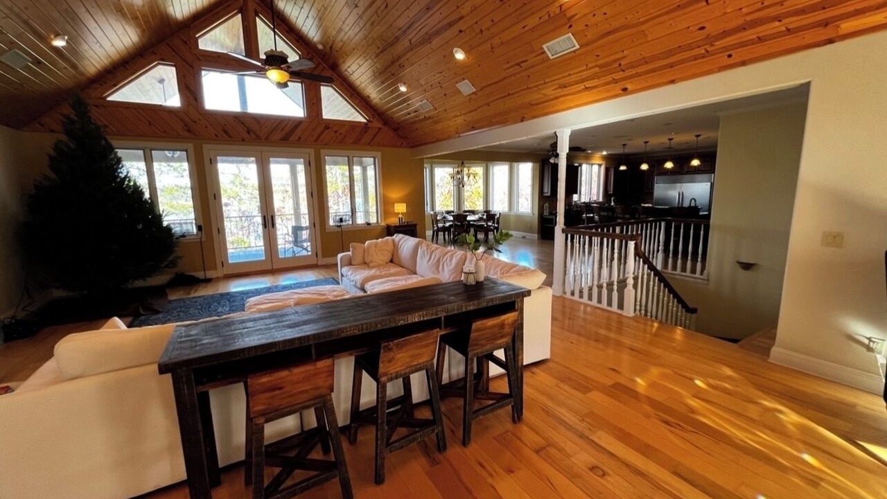 Photo of Livingroom in Bee Branch