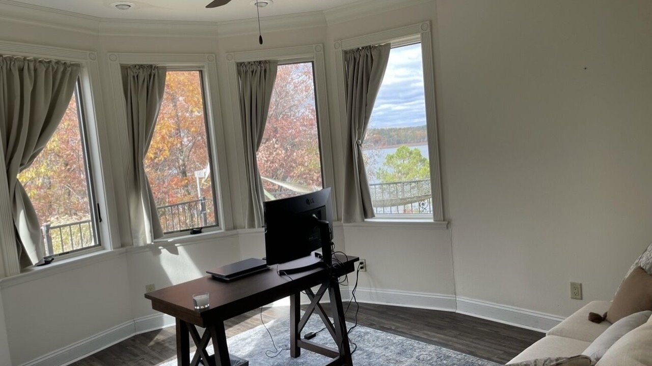 Photo of Livingroom in Bee Branch