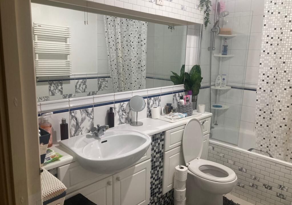 Photo of Bathroom in Shadwell