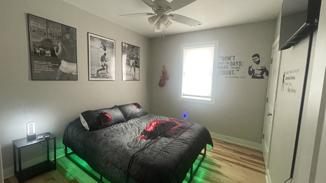 Photo of Bedroom in Shelby Park