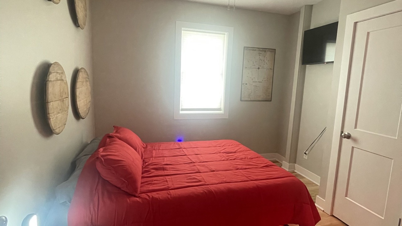 Photo of Bedroom in Shelby Park