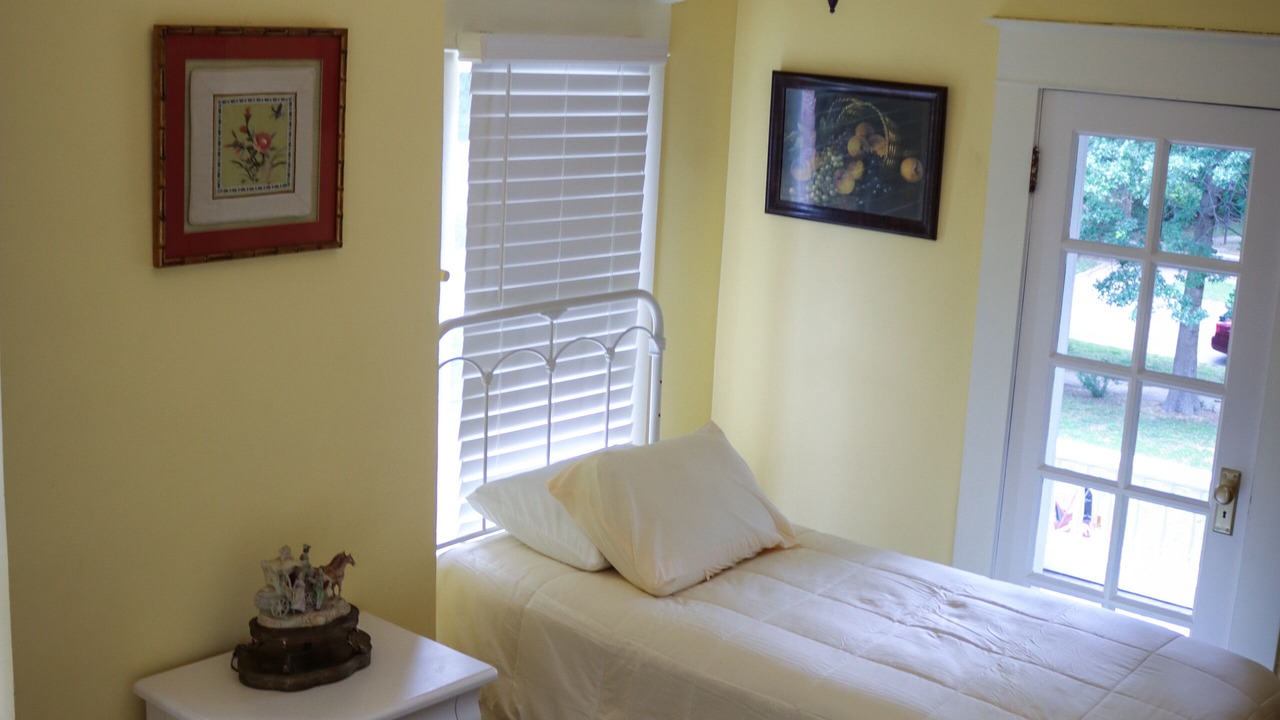 Photo of Bedroom in Pittsburg