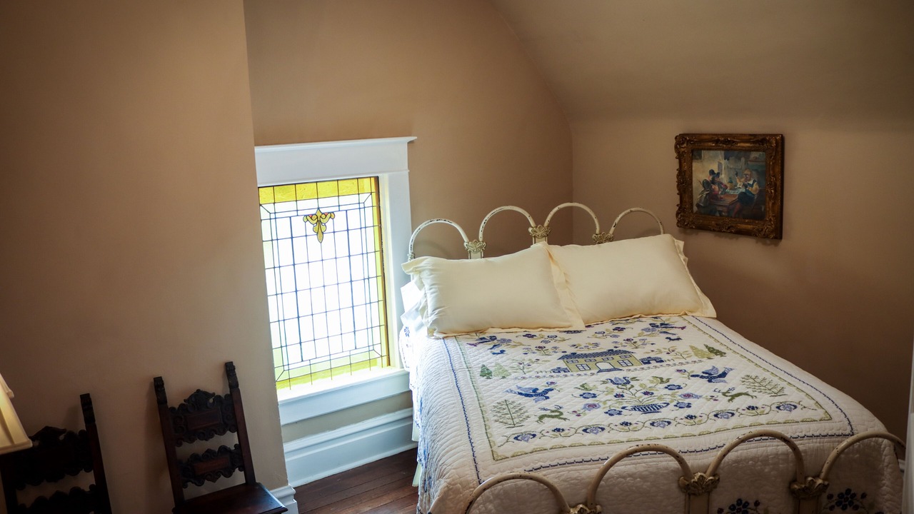Photo of Bedroom in Pittsburg