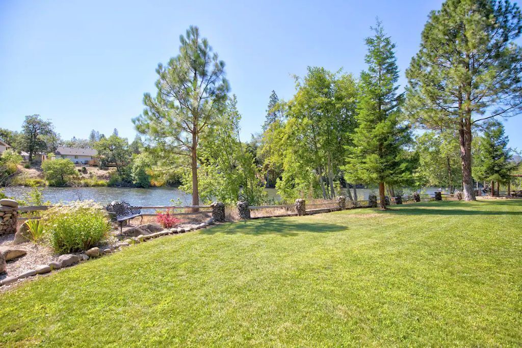 Photo of Outdoor in Shady Cove