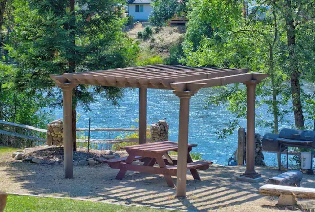 Photo of Outdoor in Shady Cove