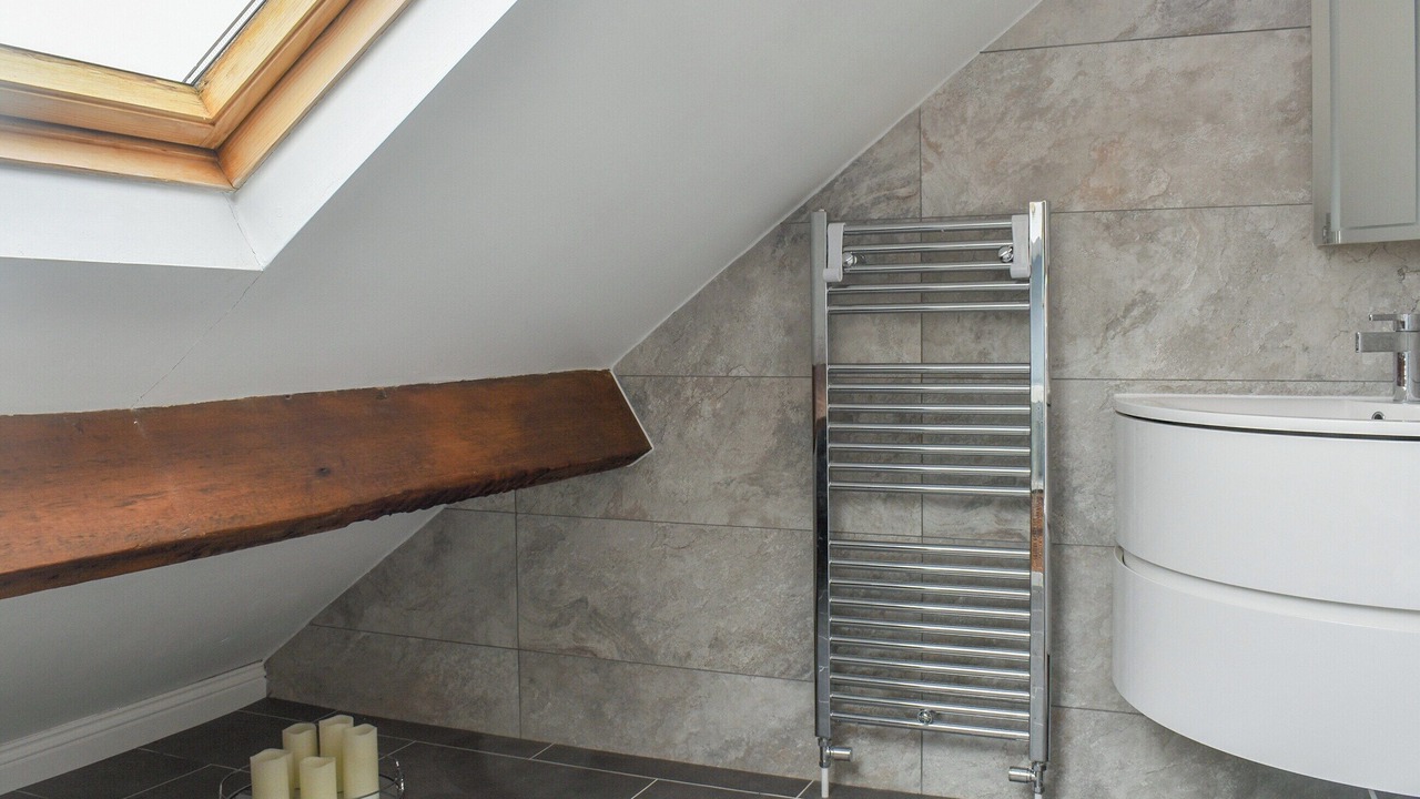 Photo of Bathroom in Fence