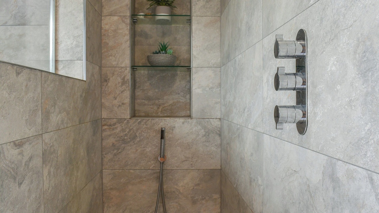 Photo of Bathroom in Fence