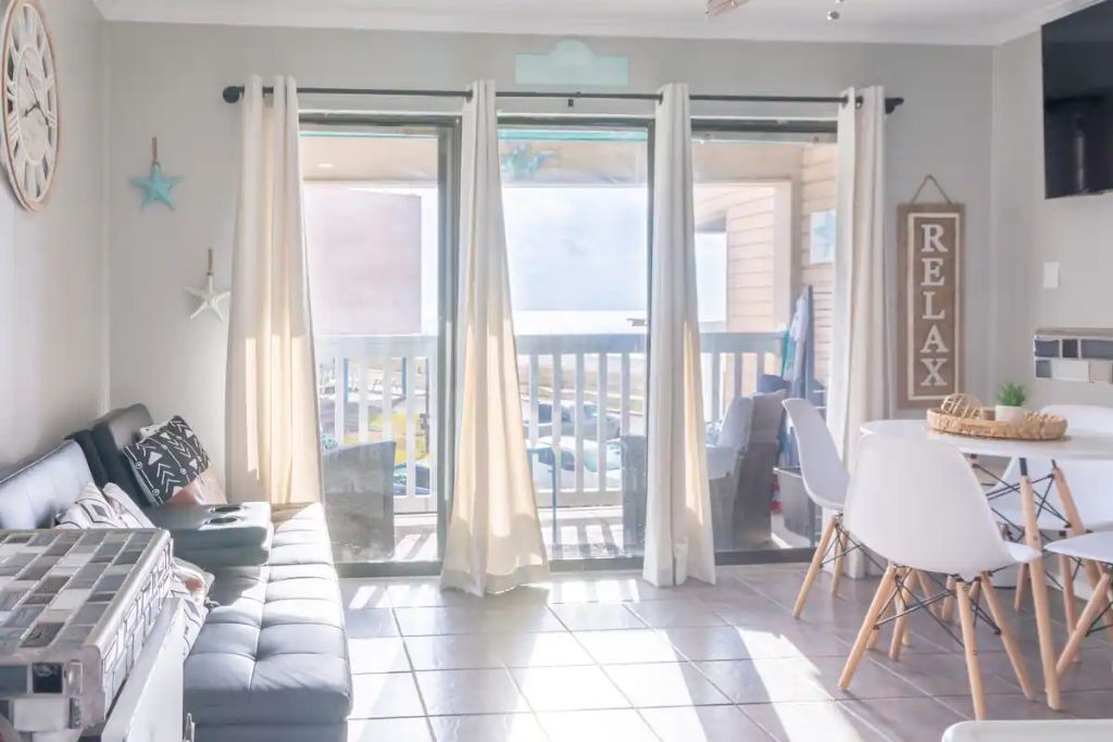 Photo of Livingroom in North Beach