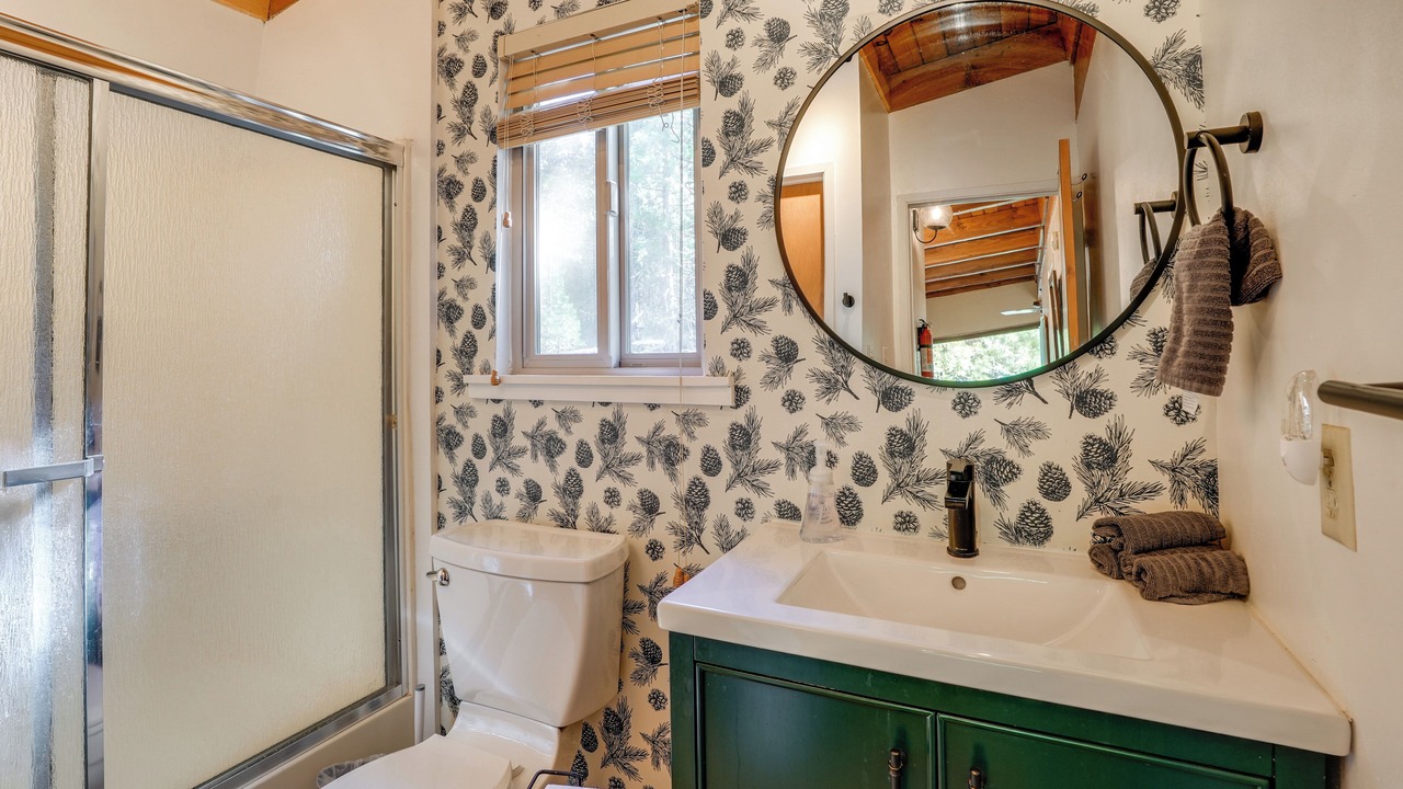 Photo of Bathroom in Strawberry
