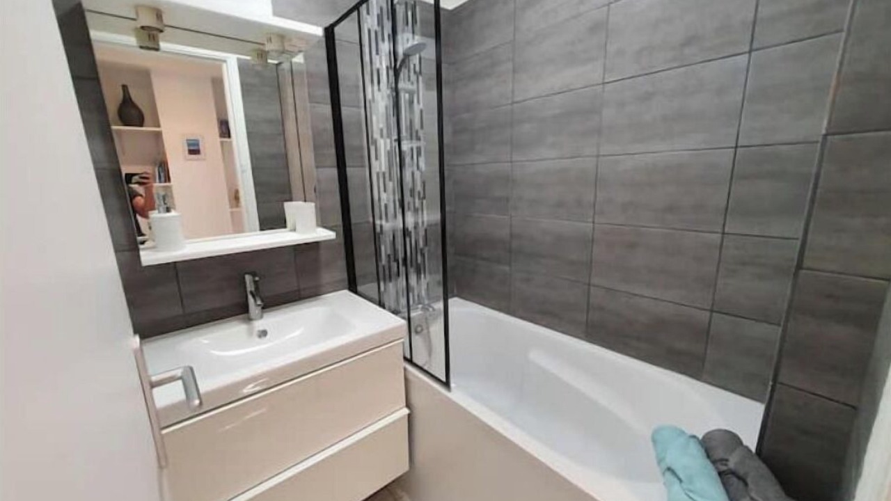 Photo of Bathroom in Downtown Le Havre