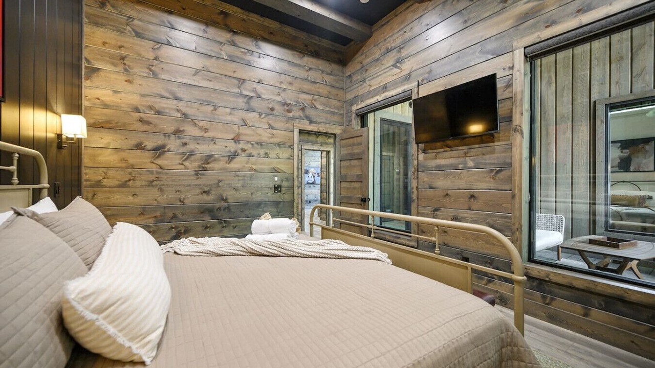 Photo of Bedroom in Broken Bow