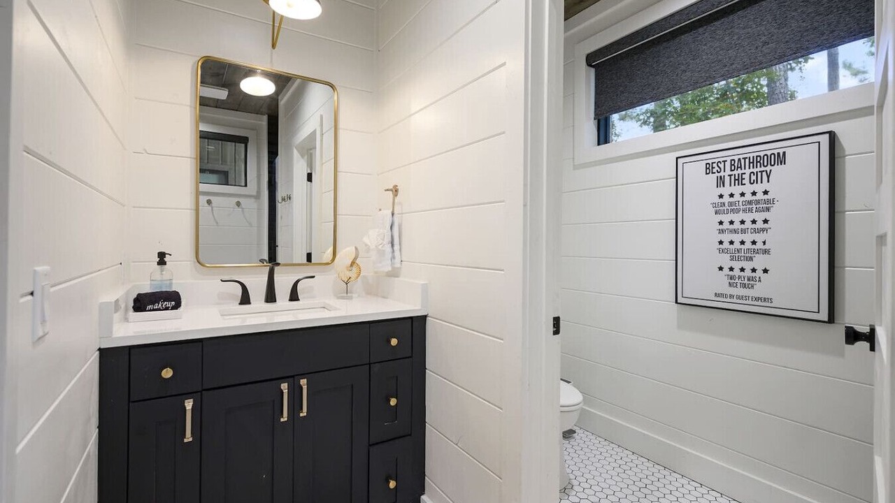 Photo of Bathroom in Broken Bow