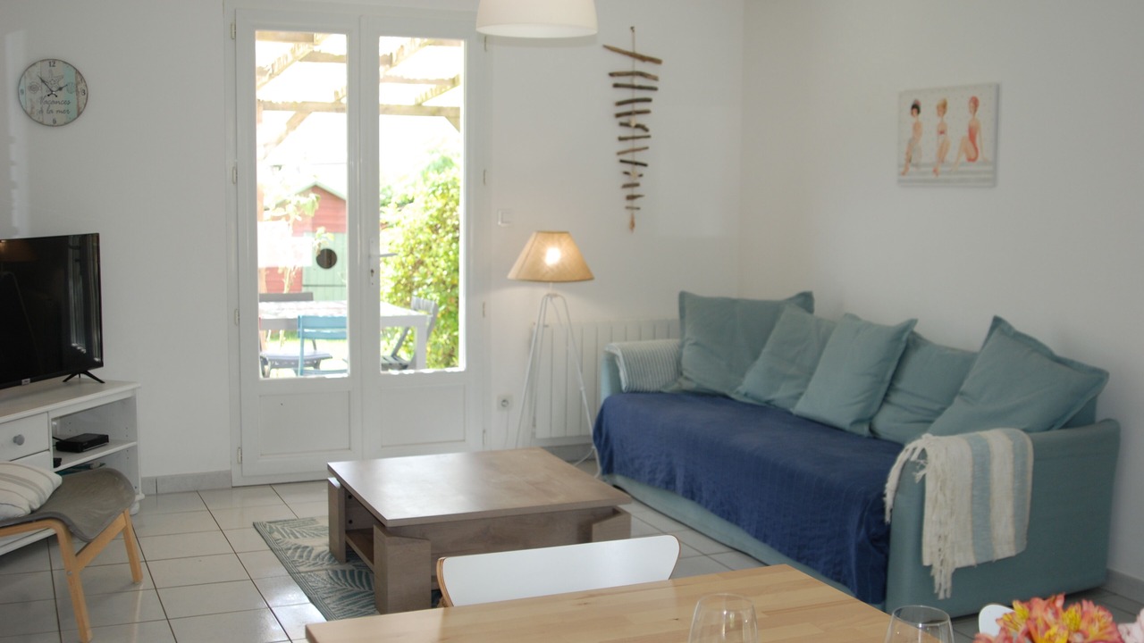 Photo of Livingroom in Angles