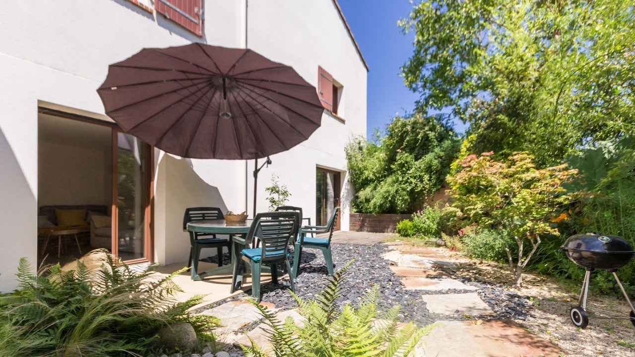 Photo of Outdoor in Oudon