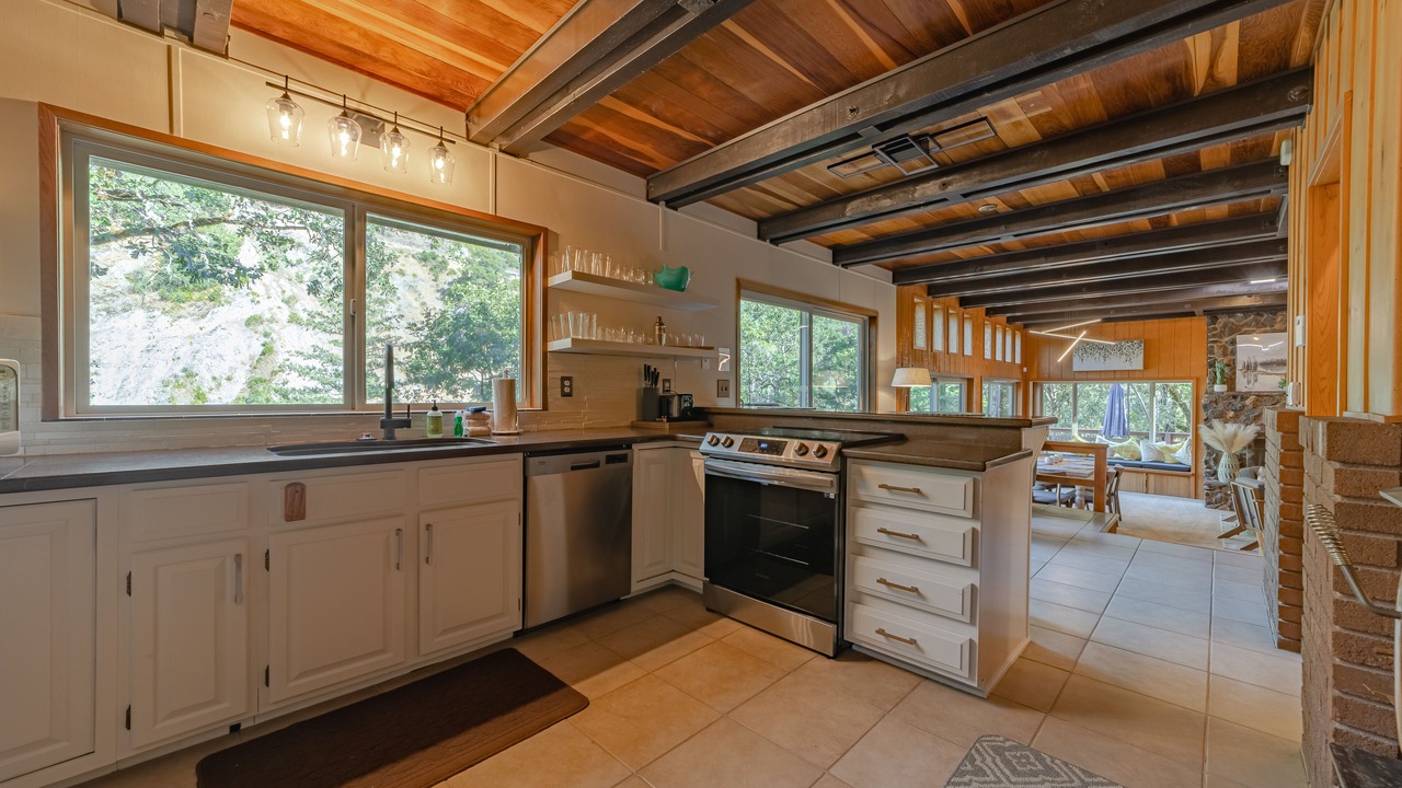Photo of Kitchen in Salyer