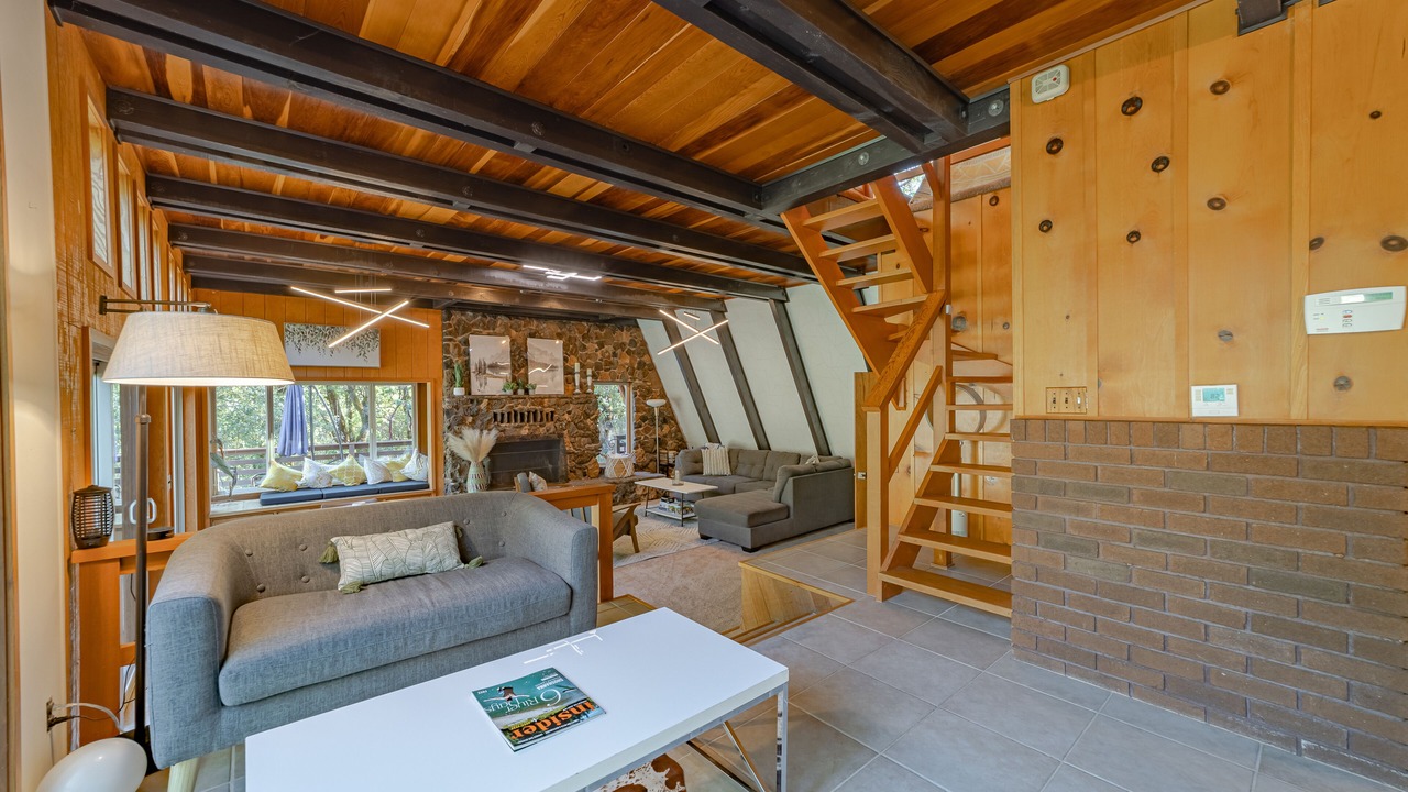 Photo of Livingroom in Salyer
