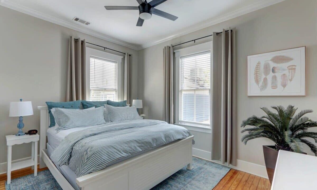 Photo of Bedroom in Historic District - North