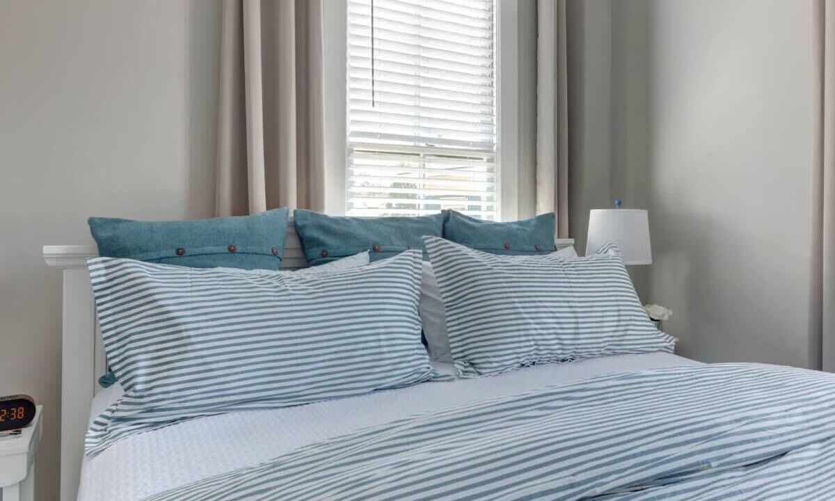 Photo of Bedroom in Historic District - North