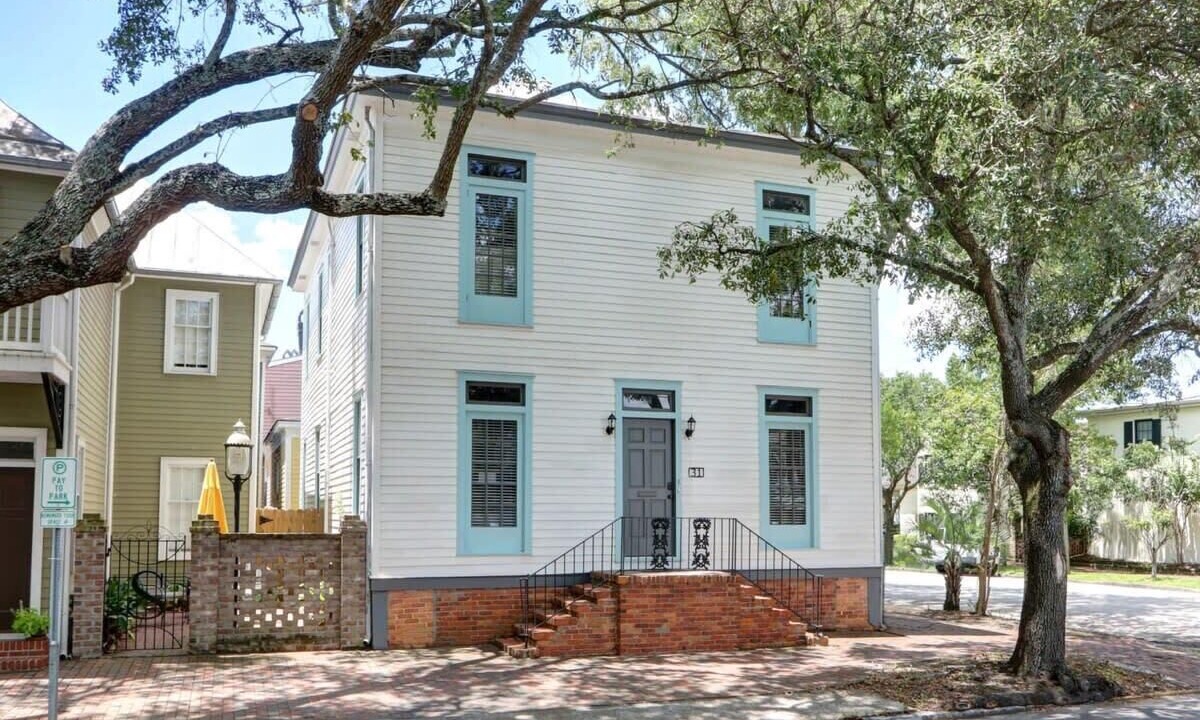 Photo of Outdoor in Historic District - North