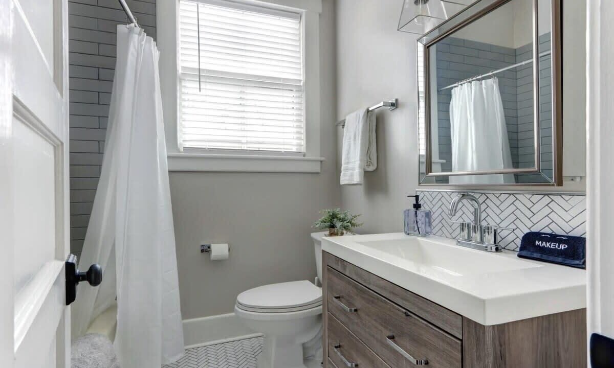 Photo of Bathroom in Historic District - North